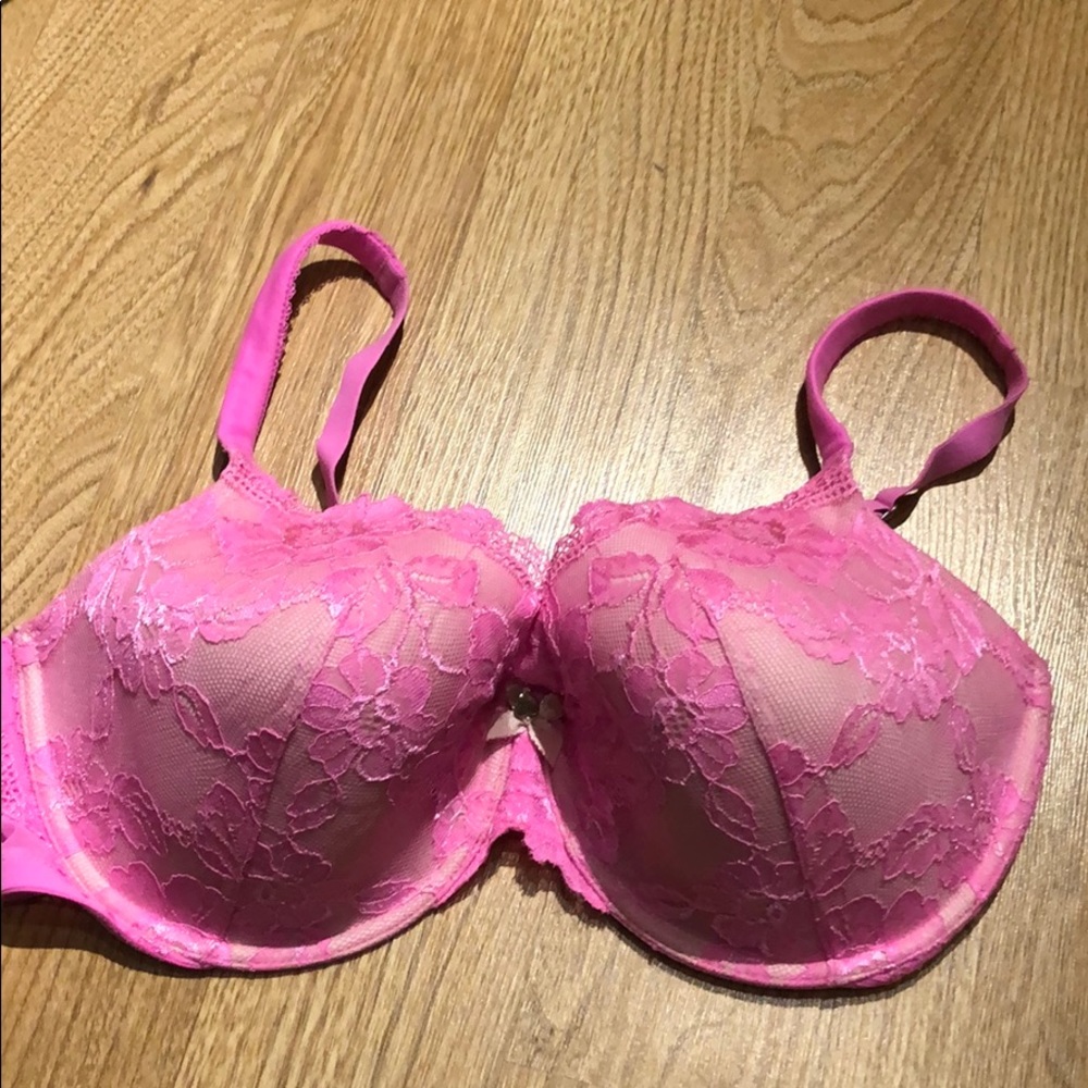 Victoria’s Secret 38DD bra